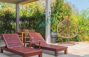 Alhambra Pool Villas & Pool Access Rooms