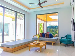 Alhambra Pool Villas & Pool Access Rooms