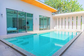 Alhambra Pool Villas & Pool Access Rooms