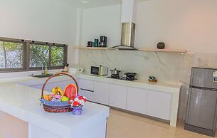 Alhambra Pool Villas & Pool Access Rooms