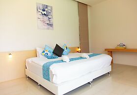 Alhambra Pool Villas & Pool Access Rooms