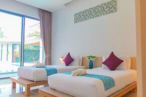 Alhambra Pool Villas & Pool Access Rooms