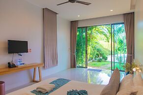 Alhambra Pool Villas & Pool Access Rooms