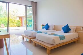 Alhambra Pool Villas & Pool Access Rooms