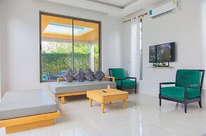 Alhambra Pool Villas & Pool Access Rooms