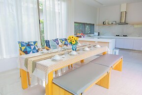 Alhambra Pool Villas & Pool Access Rooms