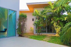 Alhambra Pool Villas & Pool Access Rooms