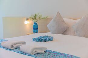 Alhambra Pool Villas & Pool Access Rooms