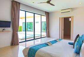 Alhambra Pool Villas & Pool Access Rooms