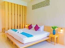 Alhambra Pool Villas & Pool Access Rooms