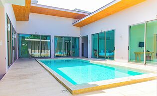 Alhambra Pool Villas & Pool Access Rooms