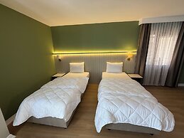 OTTO X Hotel