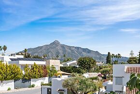Relaxing Hideaway in Nueva Andaluc a Ref M57