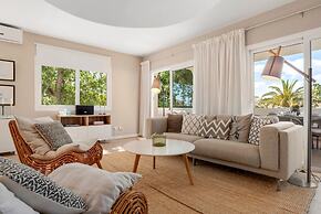 Relaxing Hideaway in Nueva Andaluc a Ref M57