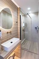 Linari Sea & Suites