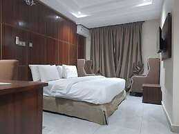 DEKINGS LUXURY AND SUITES