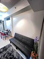 Shore 3 T2 10thflr  w Balcony Pool View