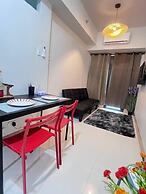 Shore 3 T2 10thflr  w Balcony Pool View