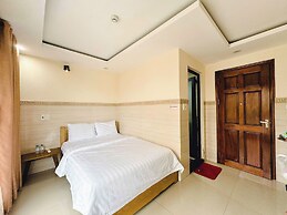 BEAR HOTEL & HOMESTAY