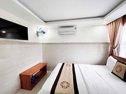 BEAR HOTEL & HOMESTAY