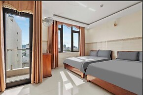 BEAR HOTEL & HOMESTAY
