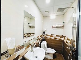 BEAR HOTEL & HOMESTAY