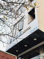 BEAR HOTEL & HOMESTAY