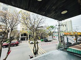 BEAR HOTEL & HOMESTAY