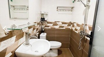 BEAR HOTEL & HOMESTAY