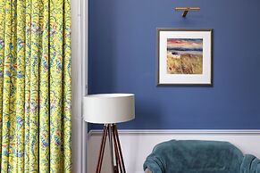 Spacious 2-Bedroom Ground Floor Flat