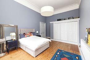 Spacious 2-Bedroom Ground Floor Flat