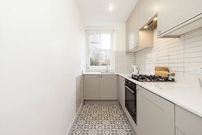 Spacious 2-Bedroom Ground Floor Flat