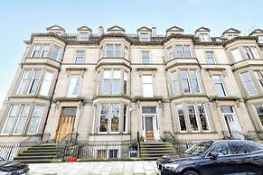 Spacious 2-Bedroom Ground Floor Flat