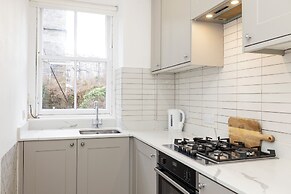 Spacious 2-Bedroom Ground Floor Flat