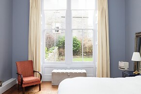 Spacious 2-Bedroom Ground Floor Flat