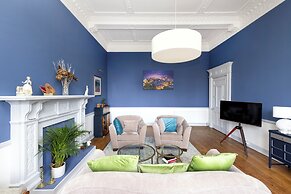 Spacious 2-Bedroom Ground Floor Flat