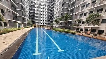 Shore 3 Pool View w Balcony near MOA