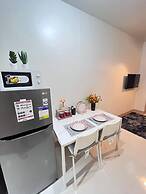 Shore 3 Pool View w Balcony near MOA