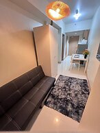 Shore 3 Pool View w Balcony near MOA