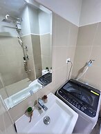 Shore 3 Pool View w Balcony near MOA