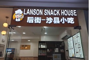 UnistayShore3 Poolview wbal near airport