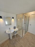 Apartmentsleeps4-marketquarter-wifi-parking