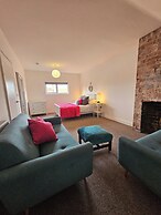 Apartmentsleeps4-marketquarter-wifi-parking