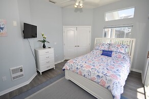 Canal Home w Heated Pool Dock