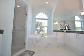 Canal Home w Heated Pool Dock