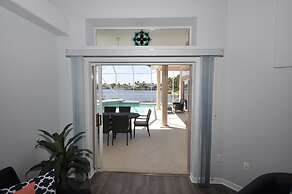 Canal Home w Heated Pool Dock