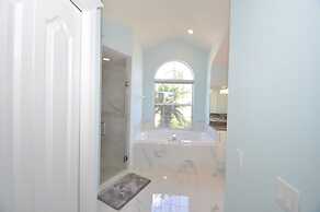 Canal Home w Heated Pool Dock