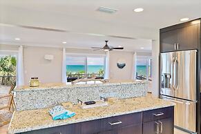 Beach House Mansion- Private Beach Walk Over