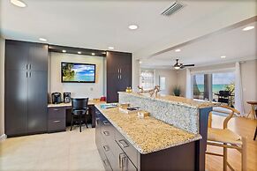 Beach House Mansion- Private Beach Walk Over