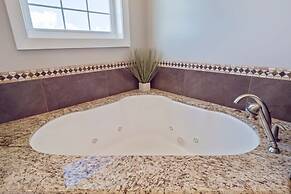 Beach House Mansion- Private Beach Walk Over